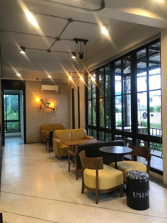 Mosstel Hotel Phitszanulok Kültér fotó
