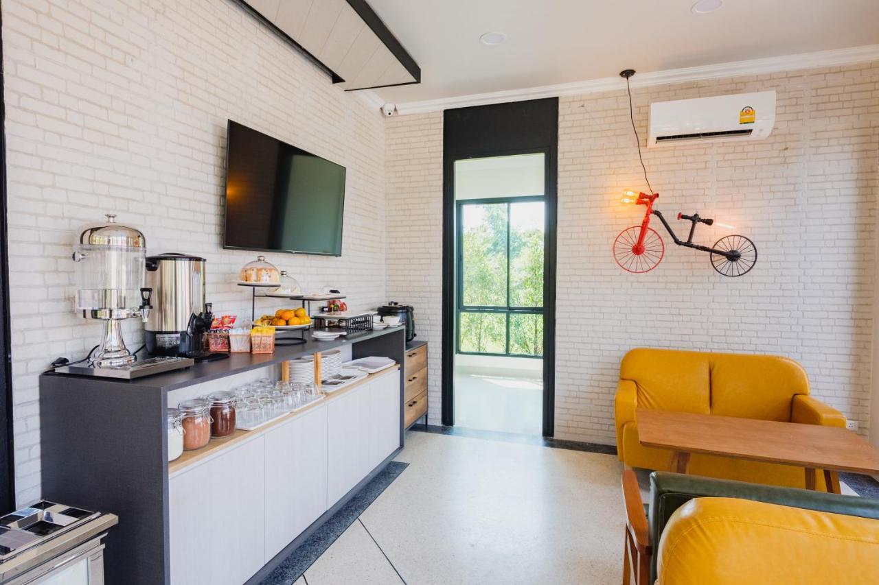 Mosstel Hotel Phitszanulok Kültér fotó